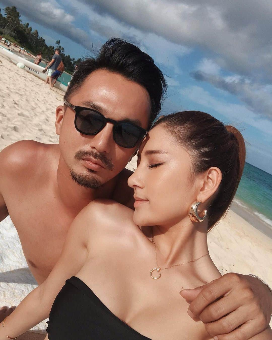 HARUEさんのインスタグラム写真 - (HARUEInstagram)「FOREVER🌺 . #hawaii #beach #couple #love #iloveyou #ハワイ #ビーチ #夫婦」8月18日 13時36分 - harue0104