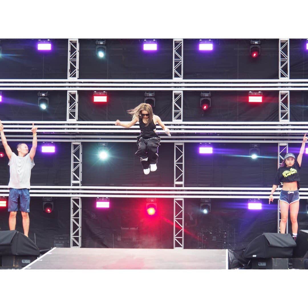 のインスタグラム：「a-nation  RH😎﻿ 当日！！ひゃーー﻿ 夏感じます！！！﻿ リハも楽しくお送りしました！！﻿ ﻿ もうすぐ始まるよー！﻿ a-nation大阪！﻿ dTVとMUSIC ON! TV(エムオン!)の生中継もあります！！﻿ お家にいる方もぜひ楽しんでいきましょう！！﻿ ﻿ #anation #0818 #大阪 #ヤンマースタジアム長居 #summer #fes #event #倖田來未 #kodakumi」