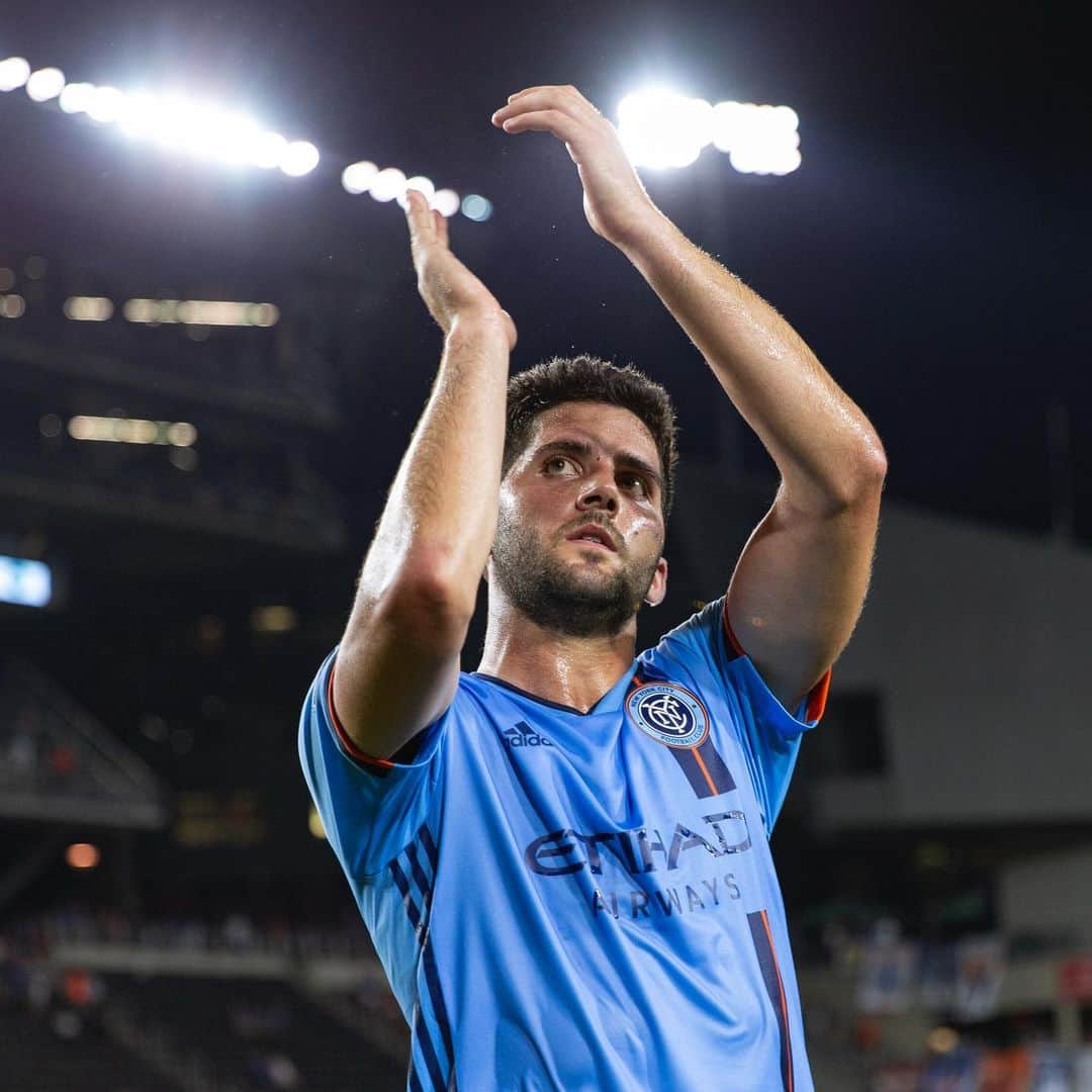 ニューヨーク・シティFCさんのインスタグラム写真 - (ニューヨーク・シティFCInstagram)「Thank you for all the support in Cincinnati 👍🙌👏 #nycfc」8月19日 0時07分 - nycfc