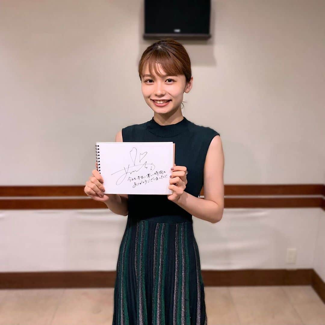 坂本美雨のディア・フレンズさんのインスタグラム写真 - (坂本美雨のディア・フレンズInstagram)「8/19の#ディアフレンズ シンガーソングライターの#足立佳奈 さんをお迎えします！ 今年の10月に#20歳 になる足立さんの学生生活の話や、 初めて男性目線で歌詞を書いた、というニューシングル「#ひとりよがり」 についても伺います！ デビューして2年変化した事は！？ 【森永乳業 Cafe Talk】1日だけ#変身 できるとしたら！？ お楽しみに。  #全国38局ネット #大学  #タピオカ #今日好き #焼き鳥」8月19日 0時02分 - dearfriends80