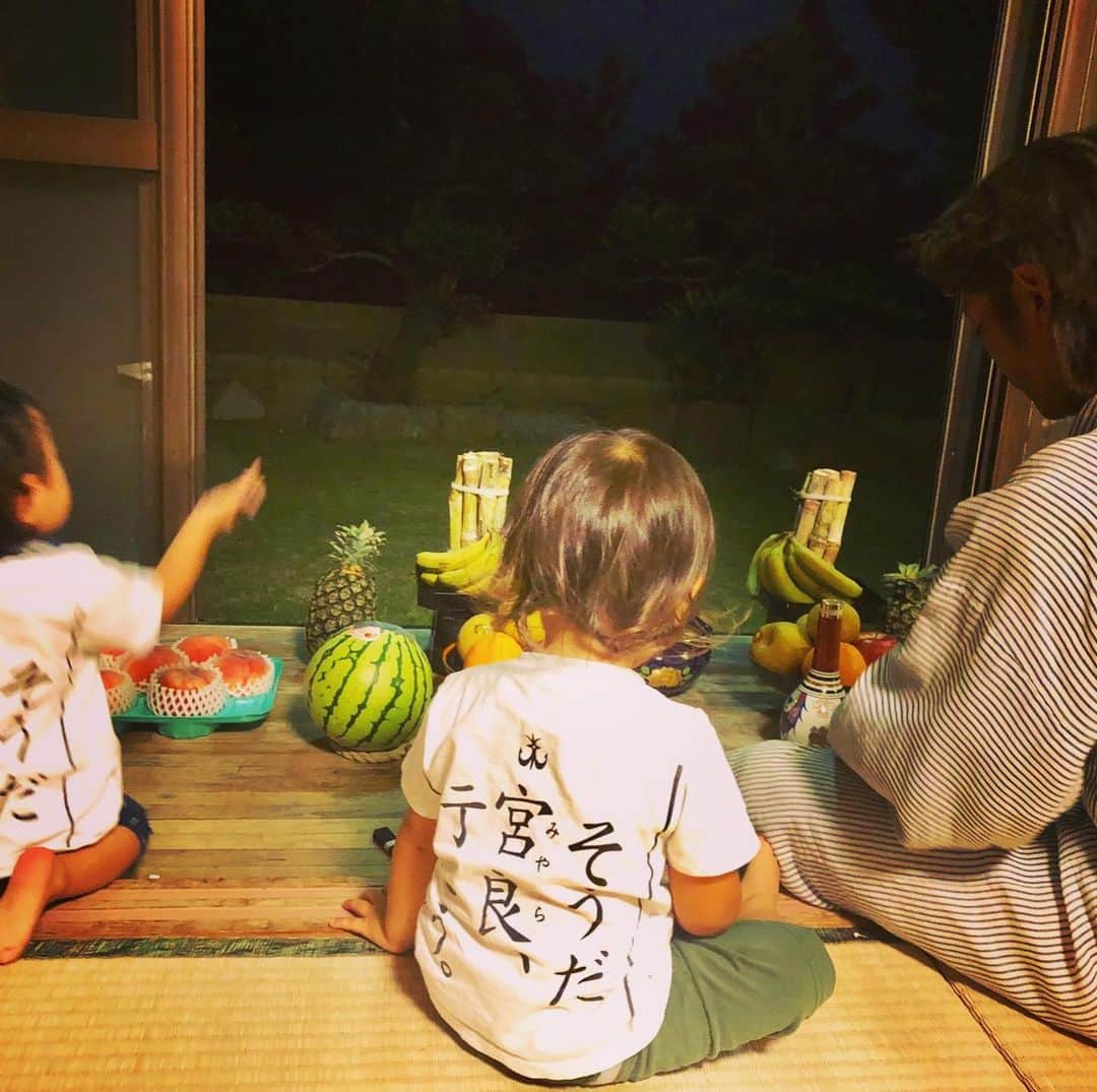 宮良忍（SHINOBU）さんのインスタグラム写真 - (宮良忍（SHINOBU）Instagram)「旧盆も終わり、ほっとしてます。 全ての、 始まりと、現在と、終わりに感謝🤙🏽 #旧盆 #小浜島」8月19日 0時06分 - shinobu_miyara