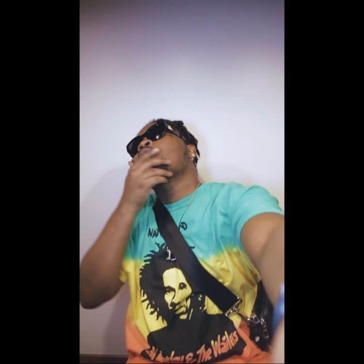 Fuse ODGのインスタグラム：「My blooda @baddosneh killed this! OUT NOW..Full link in my bio to hear how we smashed this song  #SelfieCypherChallenge #CoolDown  @1realjoeyb  @kwamz123  @flavajfmb」