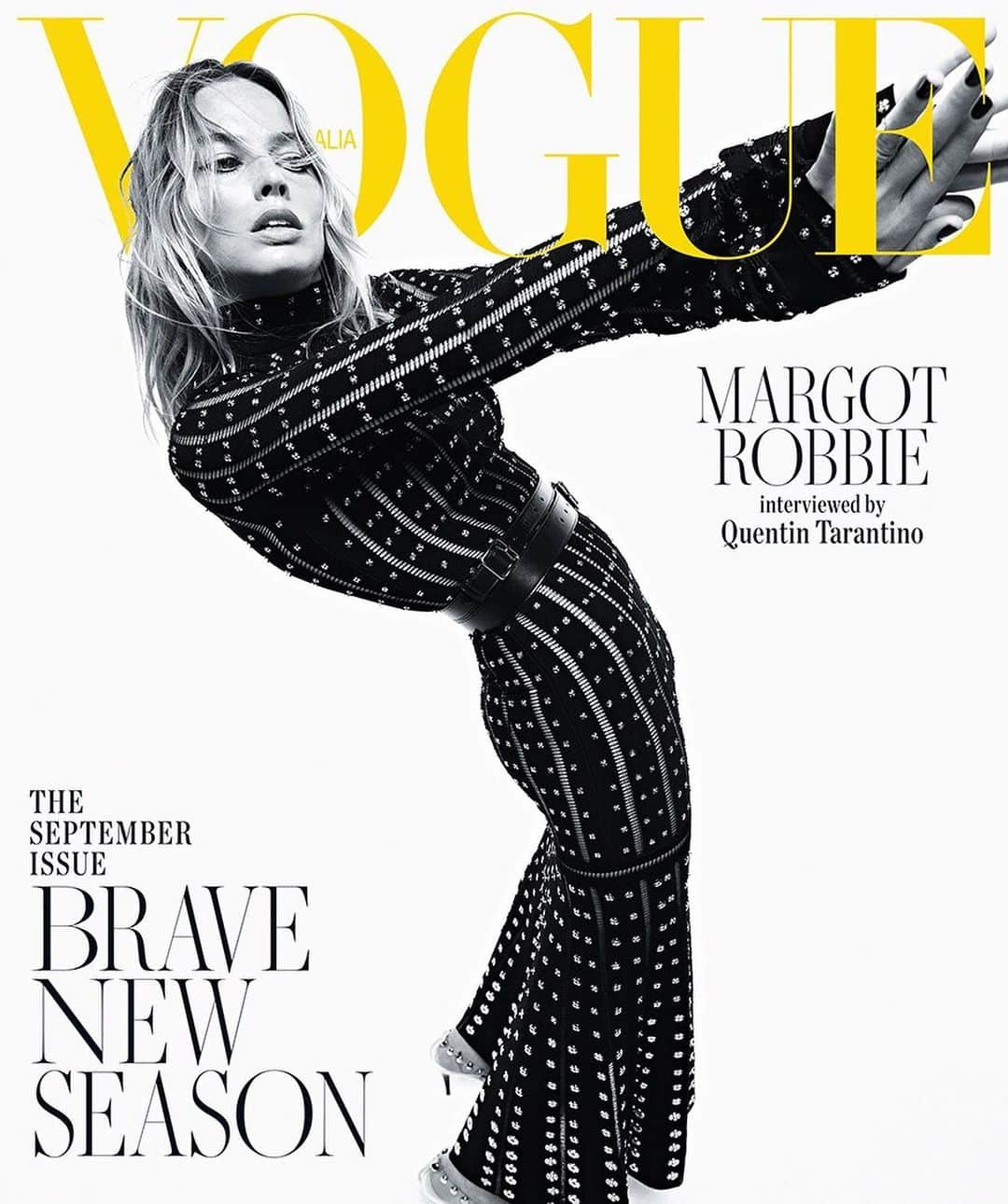 Just Jaredさんのインスタグラム写真 - (Just JaredInstagram)「@margotrobbie poses for four special covers for the September issue of @vogueaustralia and discusses @onceinhollywood with director #QuentinTarantino inside the issue. Click this pic in the LINK IN BIO to read more! #MargotRobbie #OnceUponATimeInHollywood Photos: @mario_sorrenti」8月19日 0時36分 - justjared