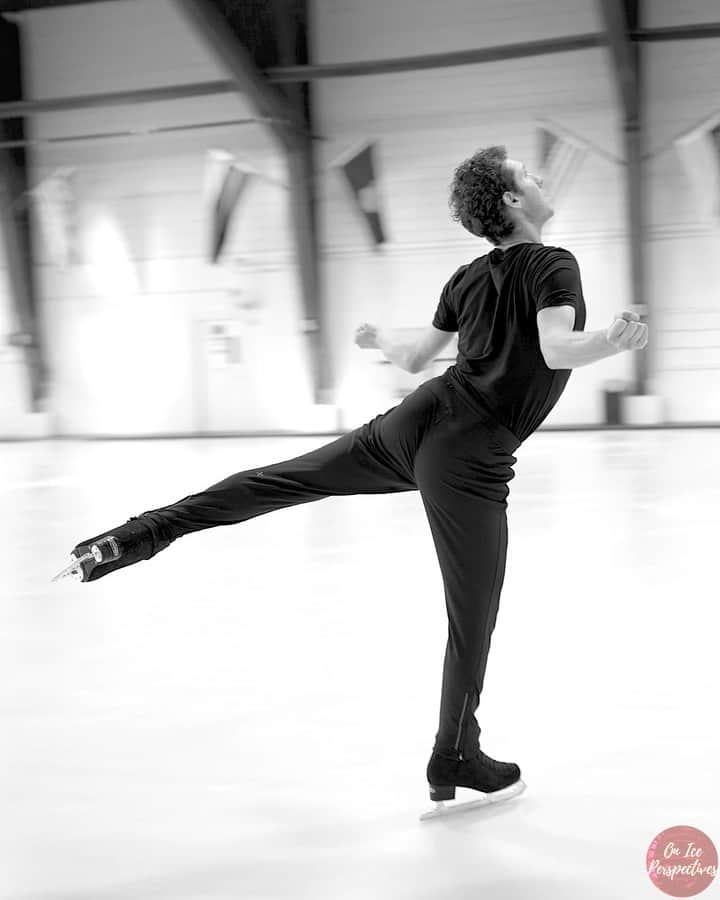 ジェイソン・ブラウンのインスタグラム：「🖤⛸🎥 #SchindlersList #ToBeContinued... @oniceperspectives」