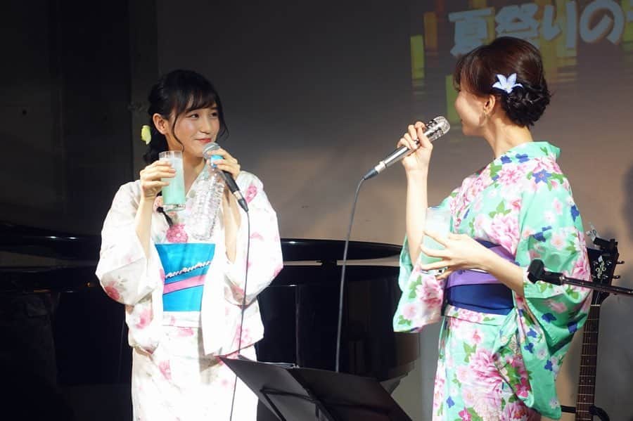 長谷川萌美さんのインスタグラム写真 - (長谷川萌美Instagram)「. . 昨夜のイベントの様子  #ビタイベ 🎵 . 夏のリクエストカバー曲の弾き語りや夏のビタスイオリジナル曲ランキング1・2・3🌈 . 1.HANABI 2.バイバイメトロ 3.シャイボーイと私 . ありがとうございました！！💓 コラボドリンクの乾杯もして🥂🎇 楽しかった✨ 次回は9/28(土) 私のプロフィール欄のURLに載っている、ブログにてブログ先行受付スタートしています 💕 . 下北沢Com.cafe音倉 ぜひお越しください🎵 .  #ビタスイ #ビタイベ #イベント #ライブ #下北沢 #夏 #event #live #shimokitazawa #japan #yukata #summer」8月18日 16時25分 - moemi_hasegawa