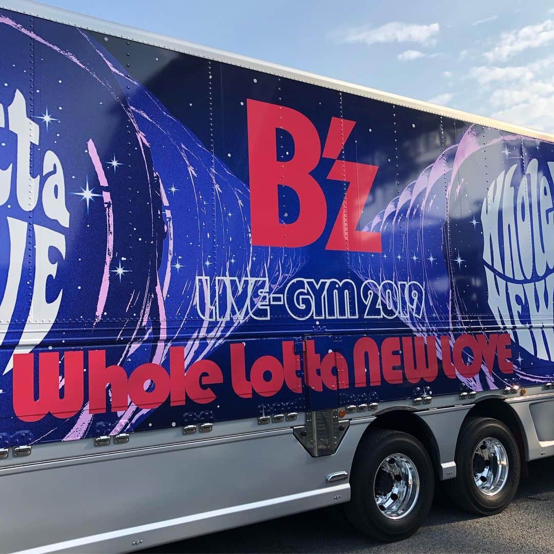 金山泉さんのインスタグラム写真 - (金山泉Instagram)「今日急遽、B'z後の終演アナウンスに加え、B'zの呼び込みアナウンスもステージ上で担当することになりました。 会場にいらっしゃる皆さんどうぞよろしくお願いします！！ #Bz #サマソニ #サマーソニック大阪」8月18日 16時40分 - kanayamaizumi
