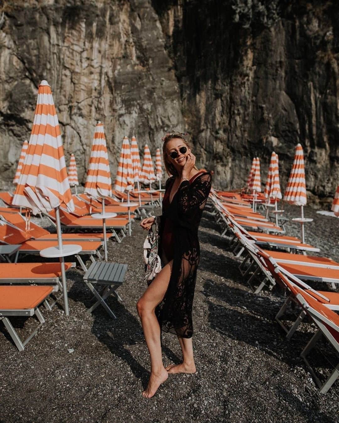 アクセサライズのインスタグラム：「Wishing we woke up like this 💁. @fashionisminepassion stands out in our dramatically detailed lacy kimono. 🔍 available in store now. Tap the link in the bio to shop beachwear now.  #Accessorize #Accessorizer」