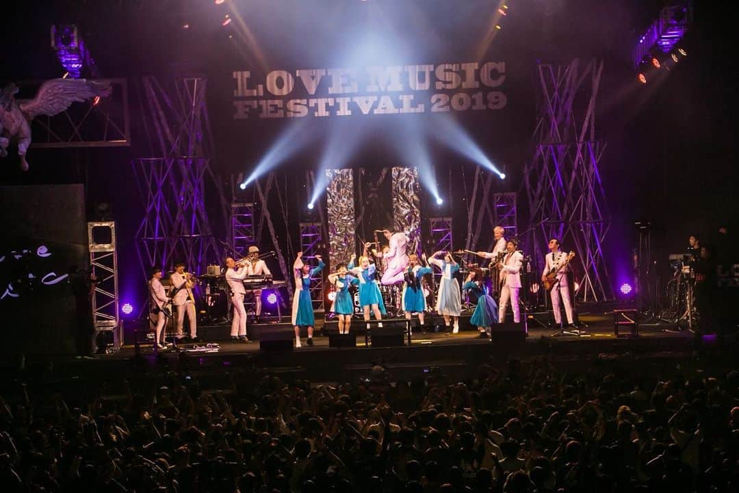 フジテレビ「Love music」さんのインスタグラム写真 - (フジテレビ「Love music」Instagram)「LOVE MUSIC FESTIVAL 2019﻿ 東京スカパラダイスオーケストラさん﻿ ゲストボーカル 森高千里さん・BiSHさんの ライブ写真公開🍧🍦﻿ ﻿ 今夜0:30〜放送﻿ ※地域によって放送日時が異なります。﻿ 各放送局のHPにてご確認下さい。﻿ ﻿ photo by Kaochi﻿ ﻿ #東京スカパラダイスオーケストラ ﻿ #カナリヤ鳴く空 #BiSH﻿ #銀河と迷路 #森高千里﻿ #LOVEMUSICFES﻿ #Lovemusic﻿ #ラブミュージック﻿」8月18日 16時56分 - lovemusic_fujitv