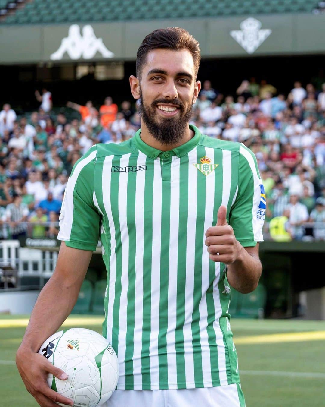 LFPさんのインスタグラム写真 - (LFPInstagram)「‘The Panda’ @borjaiglesias9 will score _______ goals this season. 🐼🔥⚽️ • #BorjaIglesias #RealBetis #LaLigaSantander #LaLiga #Goals」8月18日 17時02分 - laliga