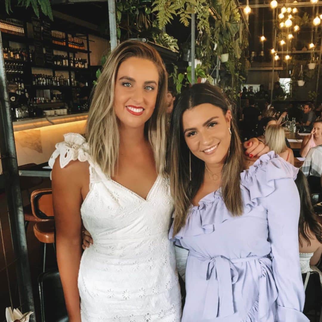 ブリタニー・エルムズリーのインスタグラム：「HAPPY BIRTHDAY BESTIE ❤️👯‍♀️ You’re an absolute gem of a human @avalonkellyaustin You inspire me each and everyday! Bring on the next 25years!」