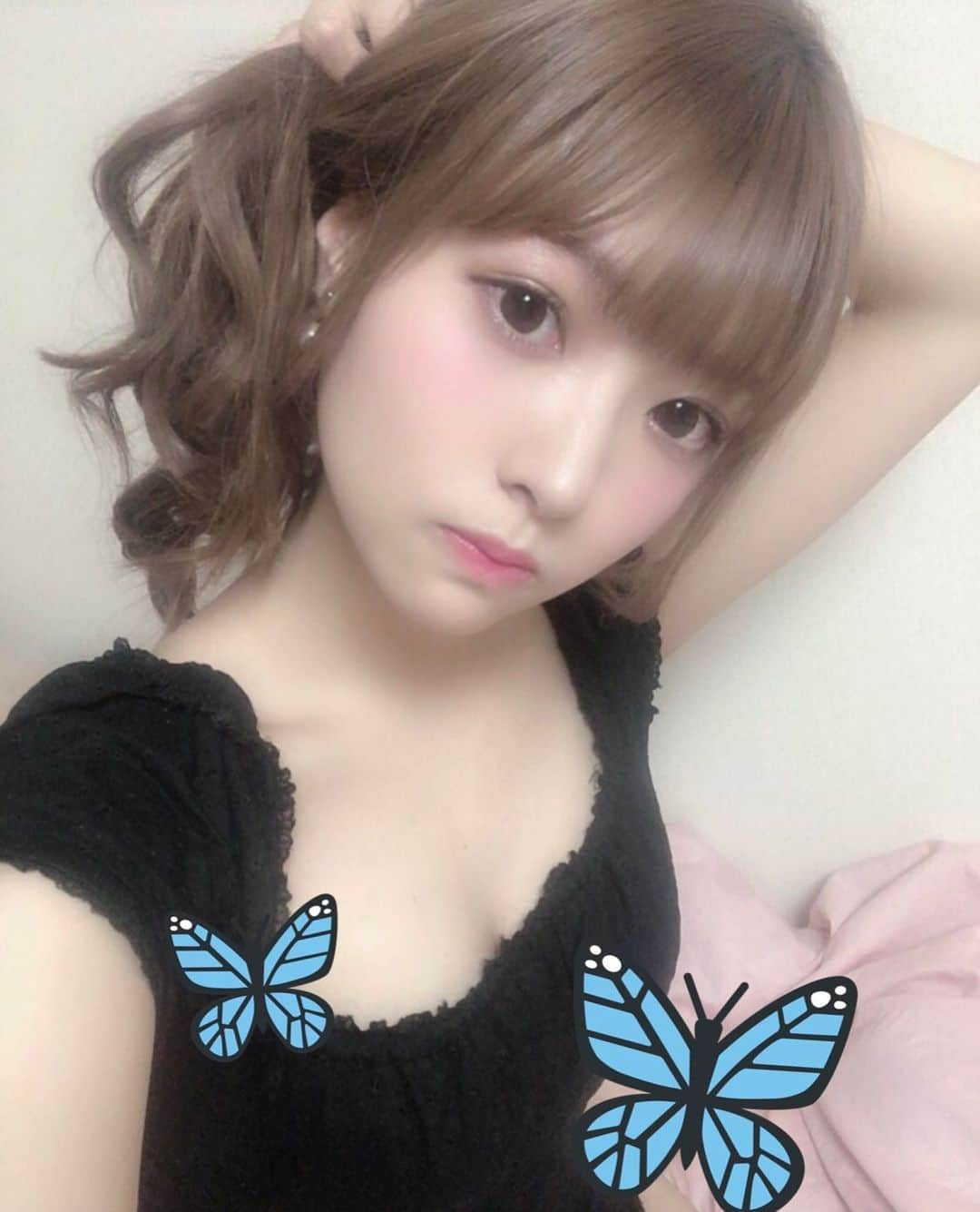 林あやのさんのインスタグラム写真 - (林あやのInstagram)「今日もあつい🦋髪色どうしようかな〜？ #自撮り女子 #selfie #japanesegirl #좋아요반사 #좋아요그램 #좋아요태러 #좋아요환영  #인스타그램 #일상스타그램 #일상룩 #데일리룩 #데일리그램」8月18日 17時32分 - ayan0hayashi