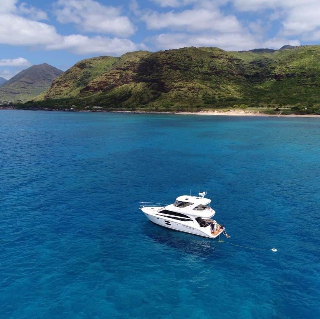 Luxury Cruise by Captain Bruceさんのインスタグラム写真 - (Luxury Cruise by Captain BruceInstagram)「コオリナでのクルーズ。⠀⁠ コオリナの海は透明度が高く、シュノーケリングスポットとしては最高のロケーション⠀⁠ ⠀⁠ ⠀⁠ ⠀⁠ ⠀⁠ #captainbruce 🔷 #privatecharter #koolina #oahulife #hawaii #ocean #vacation #private #boatcharter  #キャプテンブルース #プライベートクルーズ #コオリナ #ハワイ #旅 #海」8月18日 18時04分 - cptbruce_hi