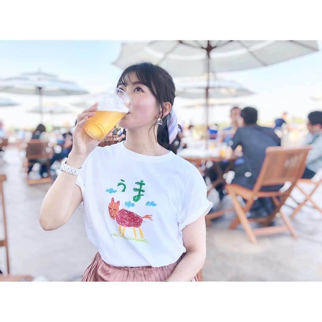 津田麻莉奈さんのインスタグラム写真 - (津田麻莉奈Instagram)「#札幌競馬場 #松坂桃李 さんトークショーありがとうございました☺️ 入場者数15時時点で31,000人！！！ 最終レース後とは思えないほど沢山の方にお集まりいただきました✨ ⁑ お仕事が終わった後は…🙌 もいわテラスで、中継終わりの加藤寛さんと、村本さんとお疲れ様でしたの乾杯🍺(村本さんノンアル) 最高に美味しかった〜💕 ⁑ #Tシャツは #松坂桃李さん原案のもの #うまTシャツ  #札幌競馬場 #スペホリ #パープルコーデ  #もいわテラス #札幌 #競馬 #競馬場  #ビール #ビール女子  #umajo  #まりなる #津田麻莉奈」8月18日 18時16分 - tsudamarinal