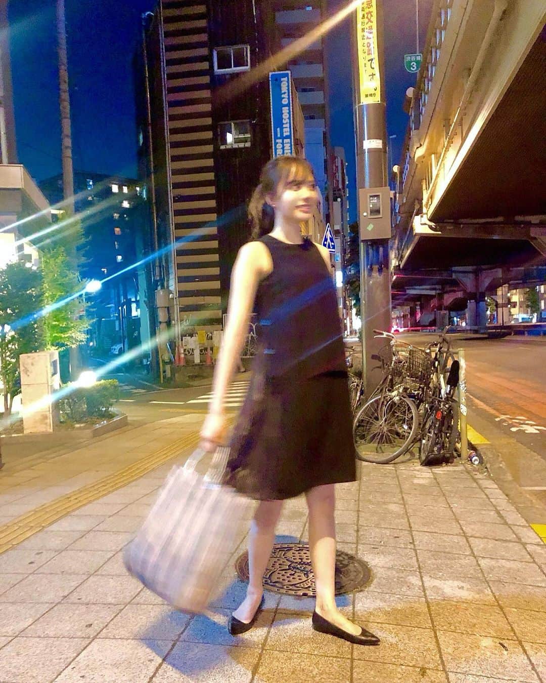 のインスタグラム：「池尻大橋をぶらぶら散歩🚶‍♀️ お気に入りのワンピースで♡  onepiece @mullerofyoshiokubo_official  bag @marni  shoes @balenciaga  #mullerofyoshiokubo#ootd#fashion#marni#balenciaga」