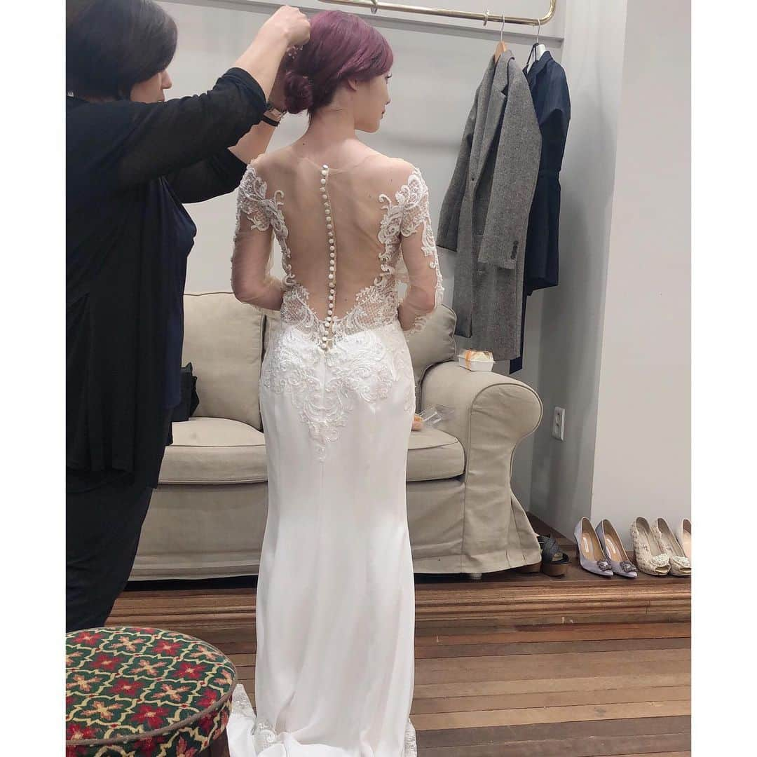 エリナさんのインスタグラム写真 - (エリナInstagram)「>>>wedding dress model Photo 2💕<<< 👍beautiful dress 👗✨ . .  #촬영 #모델#한국포토웨딩 #한국웨딩촬영#웨딩#웨딩드레스 #韓国フォトウェディング#韓国前撮り#韓国ウェディングフォト#韓国後撮り#アジェリーナ#ajarenawedding #가을스튜디오 #weddingdress #instapic #instalike #instagood」8月18日 19時01分 - erina_hrn