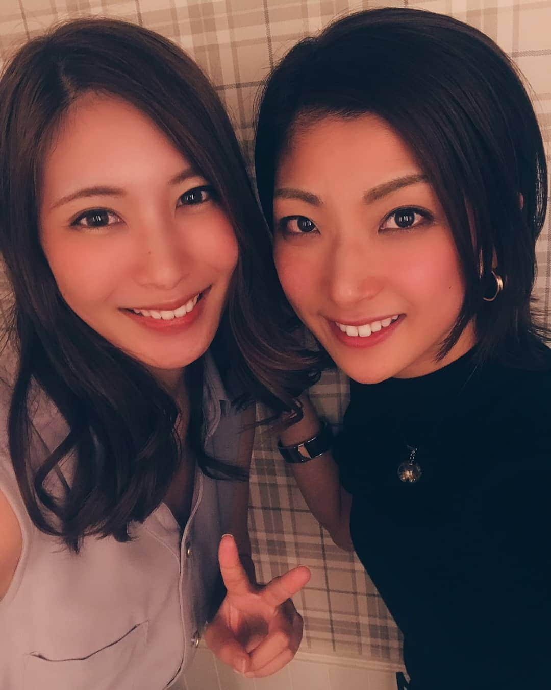 水沙瑠流さんのインスタグラム写真 - (水沙瑠流Instagram)「. 花瑛さんと久しぶりにお会いしました♡  相変わらずかっこよくて素敵なお姉様😍 楽しかったなぁ✨  またゆっくりお会いしたいです🥰  #花瑛ちほ さん #宝塚OG #元雪組 #雪組」8月18日 19時02分 - ruru_lu.ul