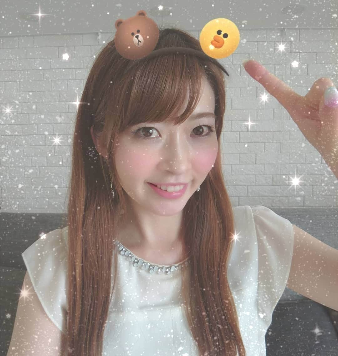 三浦真理子さんのインスタグラム写真 - (三浦真理子Instagram)「. こんばんわ〜✩°｡ ⸜(* ॑ ॑* )⸝☪︎⋆｡˚✩ . 今日は主人とドライブしてました🎵 . 気分転換になりますよね😎✨ . 私は免許ないので運転できないですがw . 久々にLINE Cameraやってたら可愛いカチューシャ発見😉❤ . 明日からまた会社だw頑張らないとね😃🌟 . . #ドライブ #ドライブデート #drive #休日 #休日の過ごし方 #linecamera #アプリ #カチューシャ #pleasefollowme #instagood #car #life #こんばんわ #日曜日 #いいね歓迎 #どうかな #笑 #line #てへぺろ #わくわくわくわく」8月18日 18時54分 - marigram.22