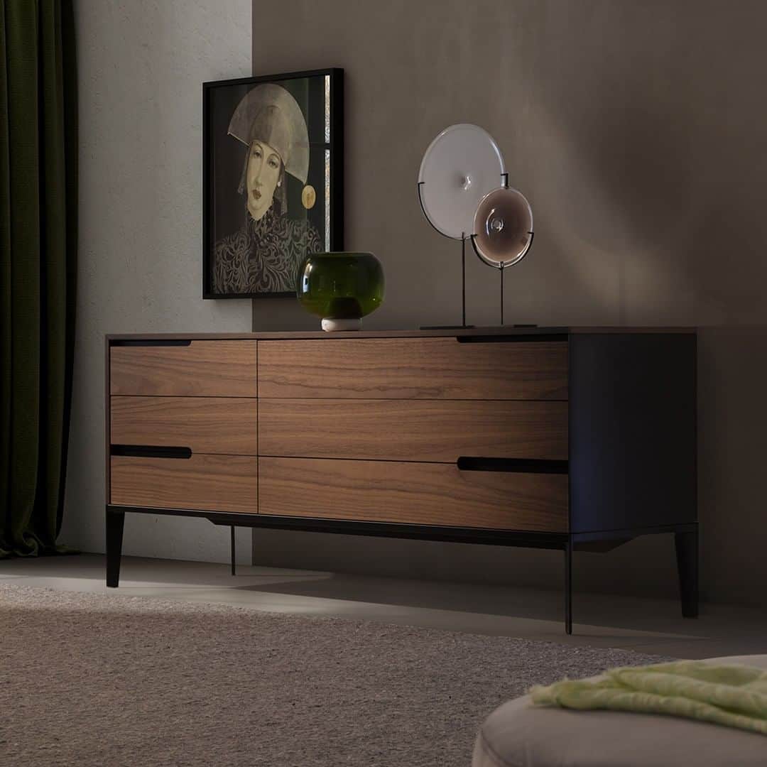 Natuzzi Officialさんのインスタグラム写真 - (Natuzzi OfficialInstagram)「Simple and minimal, our Mondrian chest of drawers can easily fit any living room or bedroom. Its clear and straight design is functional to comfort and ergonomics. #Natuzzi #NatuzziItalia #comfort #elegance #design #lifestyle #style #furniture #homefurniture #madeinitaly #living #interiordesign #decor #furnituredesign #homedesign #inspiration #interior #instadesign #designlovers #italianstyle #homedecor #lovedesign #designers #designer」8月18日 19時00分 - natuzzi