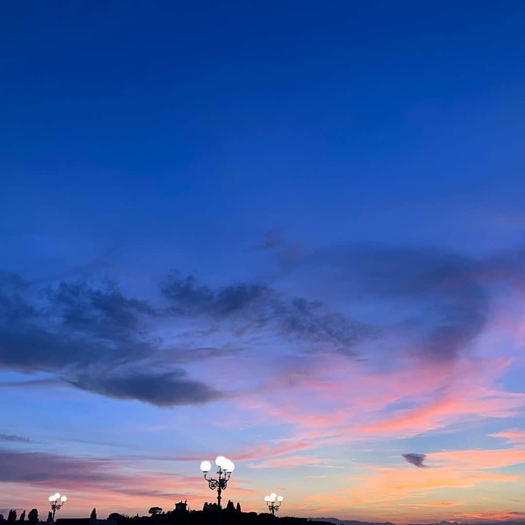 アン・シネさんのインスタグラム写真 - (アン・シネInstagram)「Lucky David who sees this view everyday」8月18日 19時04分 - shinaeahn