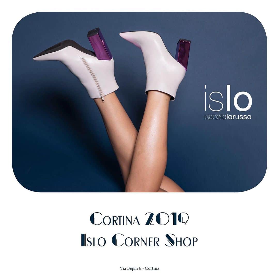 イズロさんのインスタグラム写真 - (イズロInstagram)「#islo #isloisabellalorusso #isloshoes #shoes #booties #heels #highheels #tacchi #tacchialti #newcollection #fw20 #temporarystore #studiocarducci #cortina #shop #cortinacornershop #cortina2019 #fashion #style #shopping #madeinitaly #staytuned」8月18日 19時13分 - islo_isabellalorusso