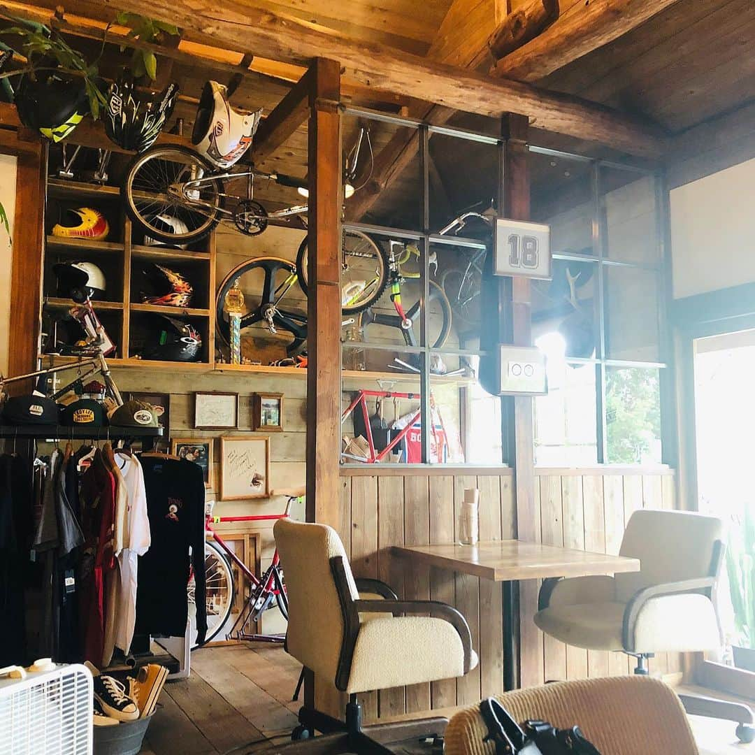 筒井愛実さんのインスタグラム写真 - (筒井愛実Instagram)「． FRANK Ride&Eat 🚲 ． 箕面の如意谷にあるcafe🍔 ボリュームたっぷりのチーズバーガー美味しかった🤤🧀 ． #FRANK #箕面 #如意谷 #箕面カフェ #ハンバーガー #パンケーキ」8月18日 19時21分 - manamin_158cm