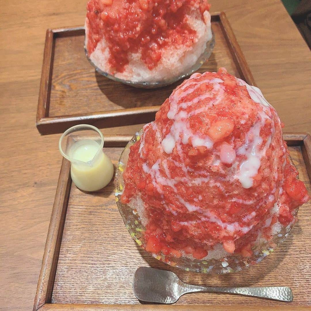 鈴木凪沙さんのインスタグラム写真 - (鈴木凪沙Instagram)「意外と1人1こ食べれたかき氷🍧」8月18日 19時22分 - nagichan4