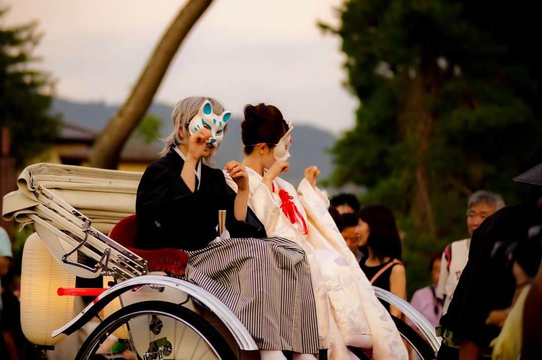 иαяα & куσтσ νιятυαℓ ωσяѕhιρのグルメインスタ