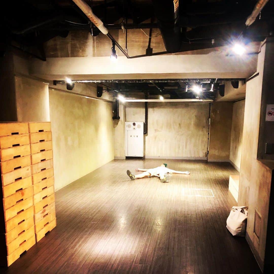 芦沢統人のインスタグラム：「OLOS#3 無事全公演終了いたしました！もうバラし終わってしまった。夢だったんじゃないかしら！  来てくれてた方々、関係者の皆様、スタッフ、本当にありがとうございましたー！また、どこかで〜！！ 感想は #OLOS で！！」