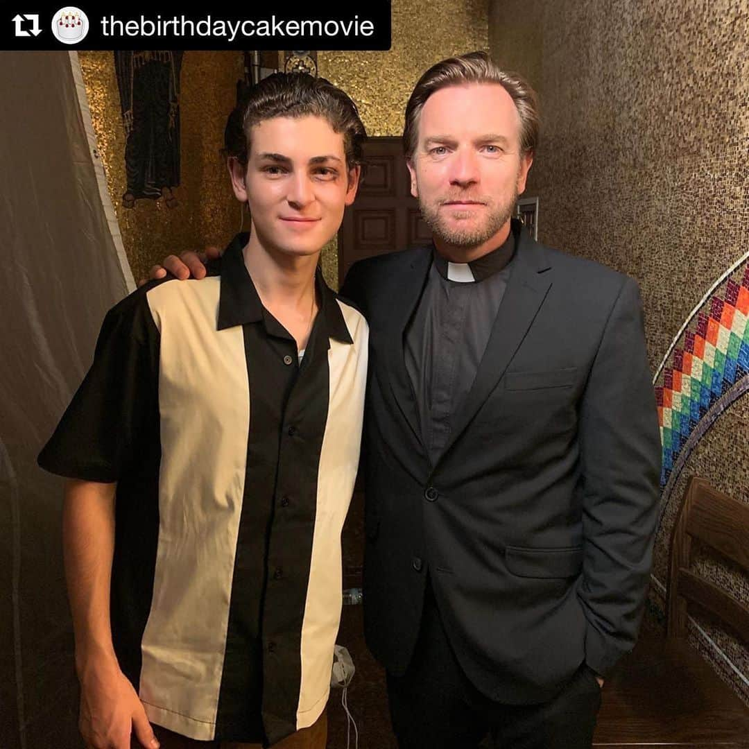 デヴィッド・マズーズさんのインスタグラム写真 - (デヴィッド・マズーズInstagram)「・・・ Young Gio 🎂 @davidamazouz & Father Kelly 🎂 Ewan McGregor @thebirthdaycakemovie」8月19日 1時44分 - davidamazouz