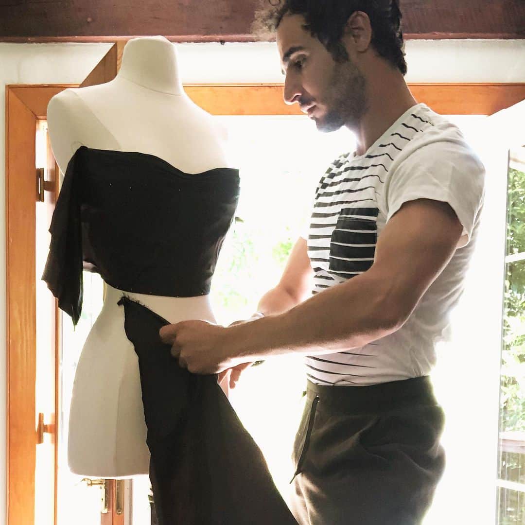 のインスタグラム：「Sunday salutations. #creativetime The beginning of the process. #draping」