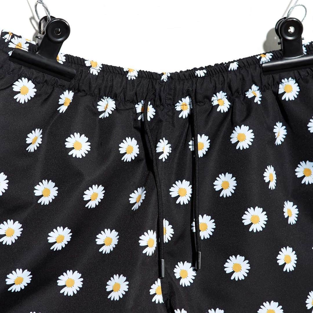 PEACEMINUSONEさんのインスタグラム写真 - (PEACEMINUSONEInstagram)「PMO®➖DAISY ALLOVER SHORT PANTS (BLACK)」8月18日 20時20分 - peaceminusonedotcom