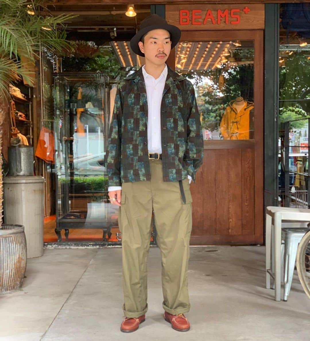 BEAMS+さんのインスタグラム写真 - (BEAMS+Instagram)「BEAMS PLUS STYLE  #beams #beamsplus #beamsplusharajuku #harajuku #tokyo #japan #campcollar #campcollarjacket #militarypants #rancourt #mensfashion #menstyle #menswear」8月18日 20時13分 - beams_plus_harajuku