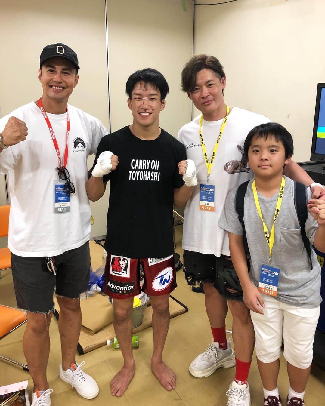 のインスタグラム：「海おめでとう😆✨🎉あの堀口選手をKOするなんて😭あんなに鳥肌立った試合は初めてです❗️❗️❗️会場中のお客さんが一斉に立ち上がったから会場が揺れたよ❗️感動しました。 会場を揺らす男、朝倉海 @kai_asakura_  @kyoji1012」