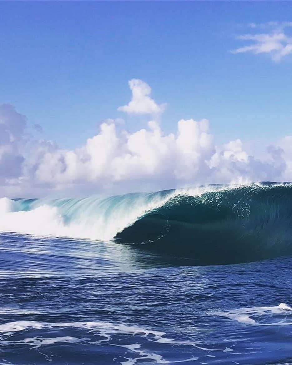 Rip Curl Australiaさんのインスタグラム写真 - (Rip Curl AustraliaInstagram)「Teahupo’o was firing on all cylinders today🔥@wsl CT #7 Tahiti Pro kicking off in three days... let’s hope this swell sticks around!」8月18日 20時28分 - ripcurl_aus