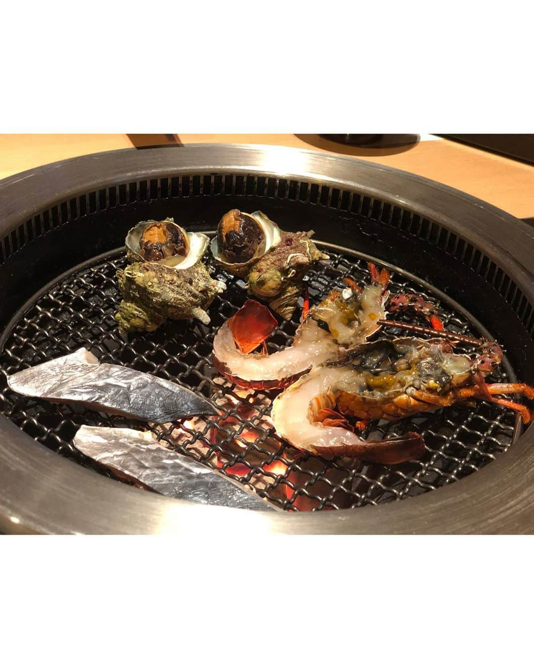 坂元美香さんのインスタグラム写真 - (坂元美香Instagram)「下田大和館 @yamatokan.official のお食事はすごく美味しくて大好き。お刺身も海鮮も干物も最高だー😚涼しくなった頃にまた行きたいな♨️ . 昨日はどすっぴんのインスタLiveにお付き合いありがとうございました😂あんなグダグダで視聴者2000人越え🤣感謝です🙇🏻‍♂️ . #下田大和館 #伊豆下田 #伊豆 #下田 #下田温泉旅館 #温泉 #多々戸浜 #多々戸浜海岸 #インスタライブ #旅スタグラム #坂元旅ログ」8月18日 20時25分 - mika_saka