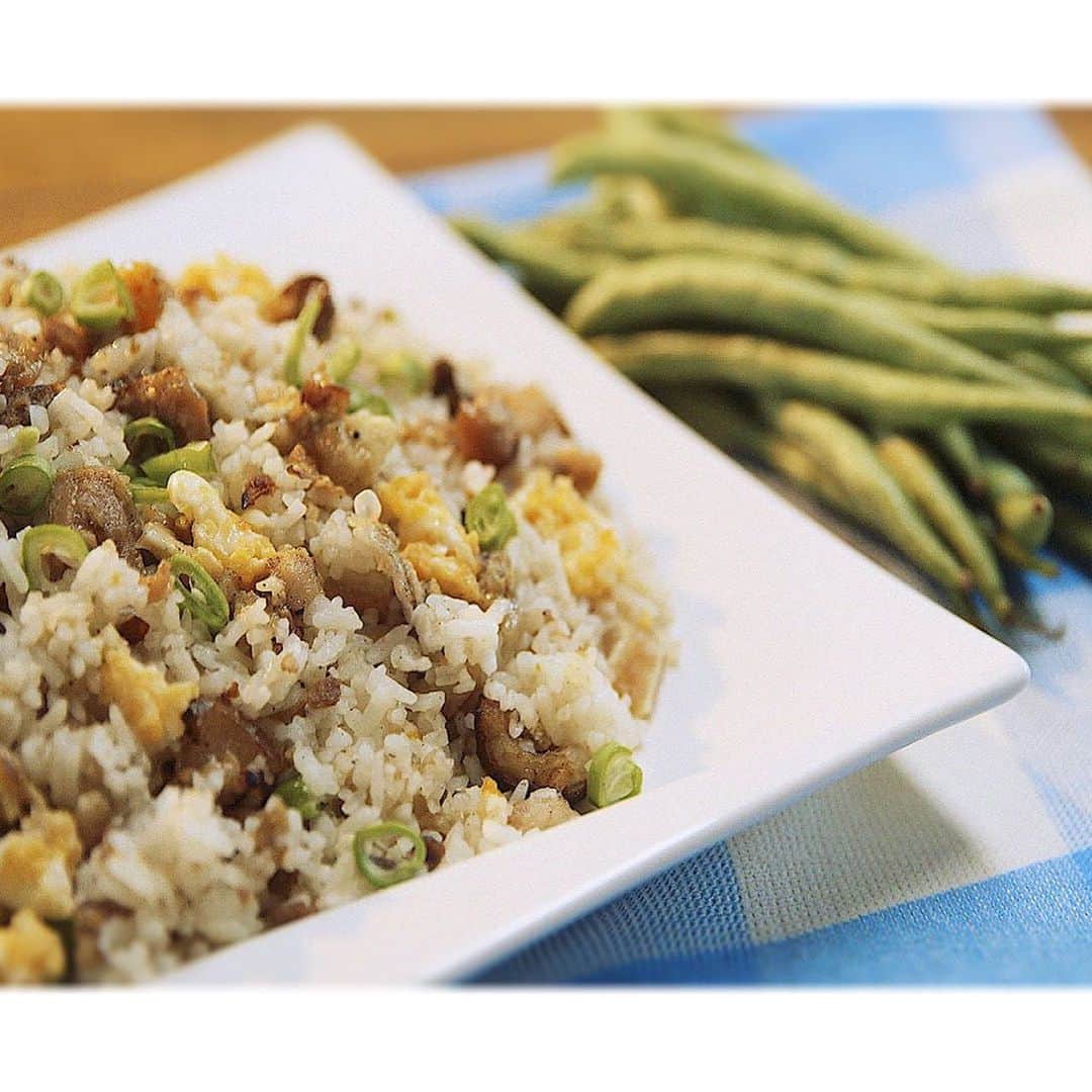 Iya Villaniaさんのインスタグラム写真 - (Iya VillaniaInstagram)「Wanna share with you some of Home Foodie’s all-day breakfast, one dish meals... Sisig Fried Rice & Tocino Fried rice 😊 Masarap kainin any time of the day, madali lutuin, budget-friendly, and for sure busog ang buong family! 👍🏼 Catch us after Unang Hirit and visit HomeFoodie.com.ph for more Madalicious recipes!」8月18日 20時30分 - iyavillania