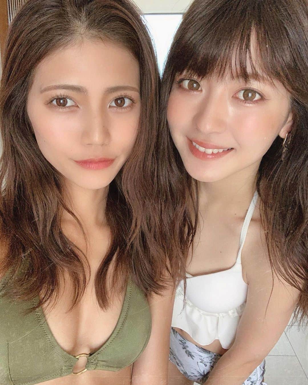のインスタグラム：「今日でお盆休みも終わり☀︎ ＊ 特にお盆っぽいことはしてなくて 変わらずな毎日でした♥︎◟⌣̈⃝◞♥︎ ＊ ＊ ＊ #まりまりこんび #自分黒すぎてびびる」