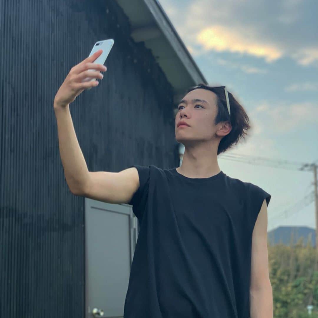 内藤秀一郎さんのインスタグラム写真 - (内藤秀一郎Instagram)「自撮りの時ってこんな顔しとるんやね。笑」8月18日 20時46分 - syuichiro_naito