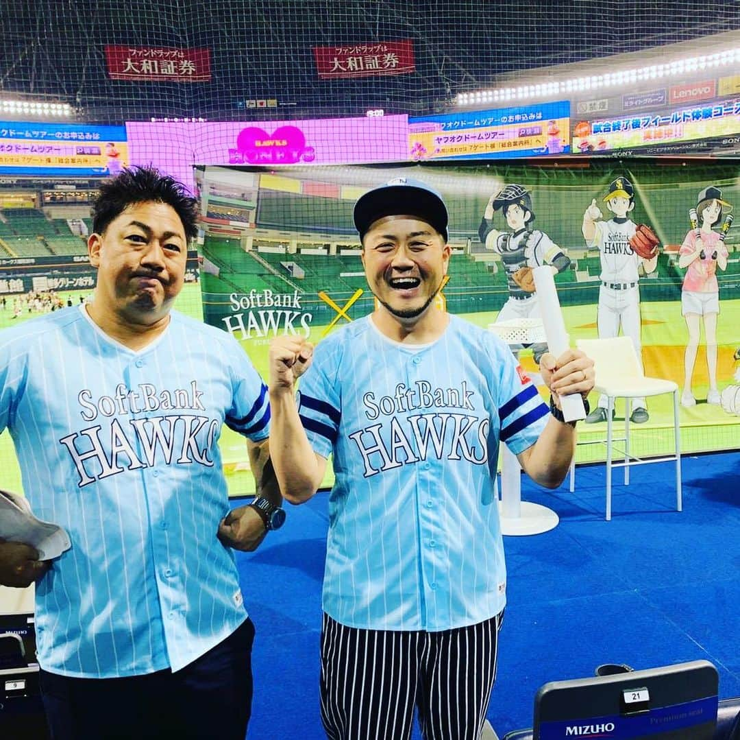 川原豪介さんのインスタグラム写真 - (川原豪介Instagram)「ホークスと【MIX】のコラボイベントの声優の内田真礼さんと梶裕貴さんのトークショーのMCやらせてもらいましたー！楽しかった‼️ホークスも勝った！トークショーする時三戦勝や！ぬんっ！ #内田真礼さん #梶裕貴さん #ブルーリバー」8月18日 20時40分 - blueriver_kawa