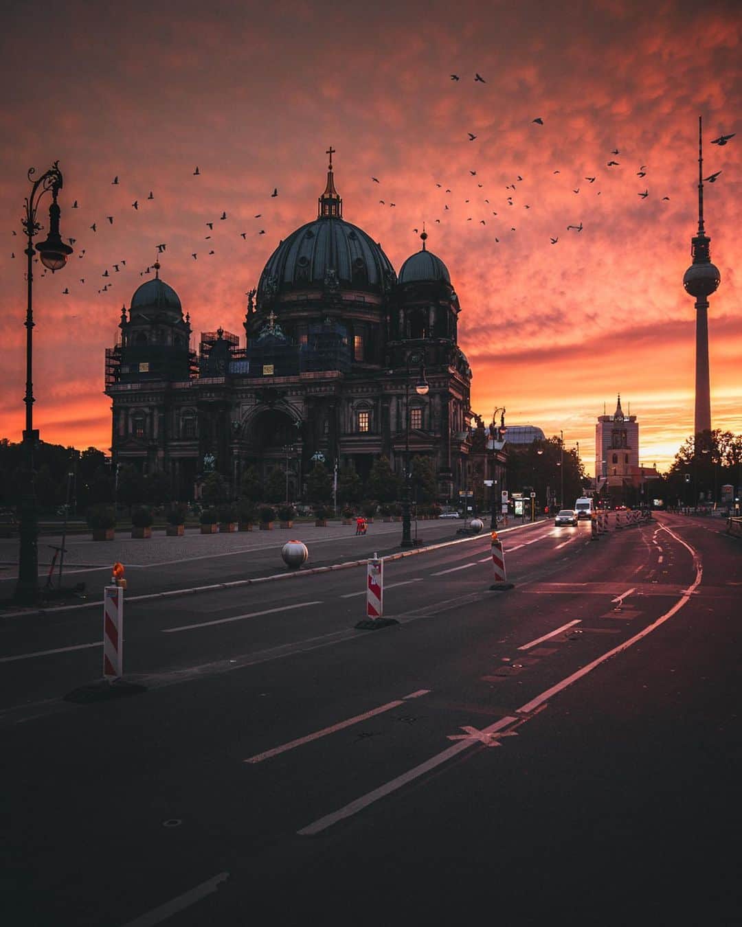 Thomas Kakarekoさんのインスタグラム写真 - (Thomas KakarekoInstagram)「piece by piece last few days in Berlin before I leave for two months of traveling. here are some places I’m gonna visit: Tokyo, Amsterdam, Tanzania, Shanghai, Istanbul, New York drop me a comment if you live in any of these and let’s connect.  #berlin」8月18日 20時44分 - thomas_k