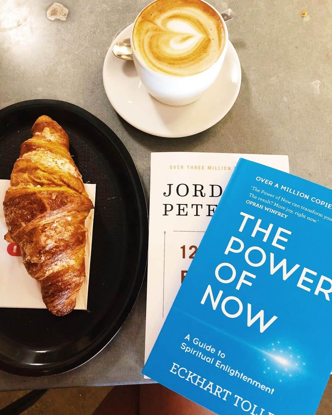 ペルニール・ブルームさんのインスタグラム写真 - (ペルニール・ブルームInstagram)「A Sunday well spent, brings a week of content 🙌🏼 Looking forward to reading the book "The Power of Now". Anyone who has read it already?」8月18日 21時07分 - pernilleblume