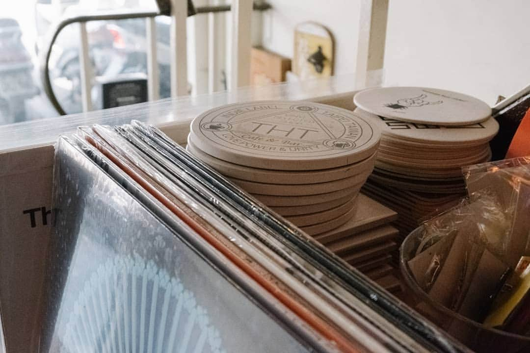 HereNowさんのインスタグラム写真 - (HereNowInstagram)「Located about ten minutes on foot from Xingtian Temple metro station in a quiet residential area on Xing'an Street is @thtrecords_taiwan, a record shop loved by true music fanatics. 靜謐的閣樓 承載樂迷靈魂的重量 Recommended by @cotton_disco. . . . #herenowcity #wonderfulplaces #beautifuldestinations #travelholic #travelawesome #traveladdict #igtravel #livefolk #instapassport #optoutside #THT唱片 #taipei #台湾 #台北 #台北旅行 #대만 #대만여행 #타이베이 #iseetaiwan #exploretaiwan #vscotaiwan #taiwangram #台灣」8月18日 21時11分 - herenowcity