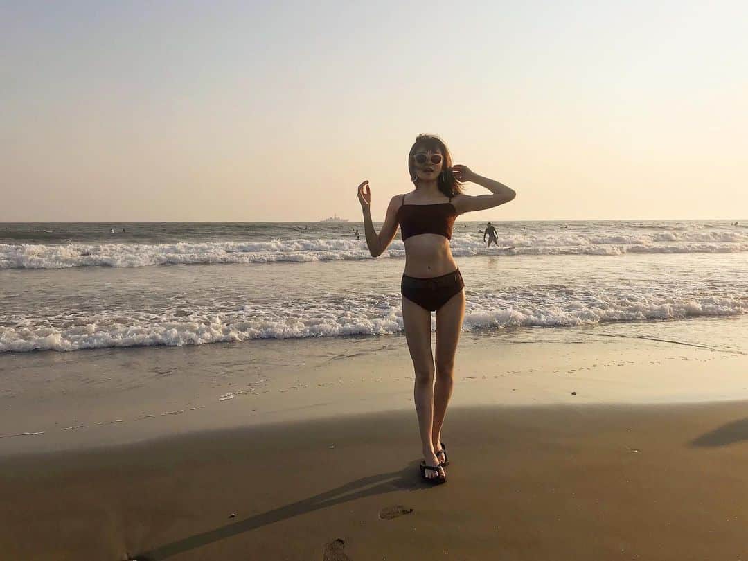 斉藤瑞季のインスタグラム：「姪っ子甥っ子たちと遊んで おばさんヘトヘト💦 今ね、身体中痛い、、笑  #siswimsuit  #summer  #murua  #sea #水着 #ムルーア #海 #海コーデ #ブラウンコーデ」