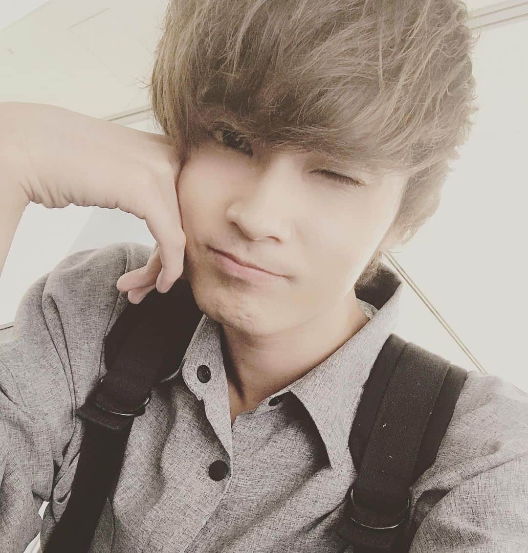 のインスタグラム：「数日間だけど約半年ぶりの地元愛知県ただいま😆❤️ みんなからの「おかえり」が聞きたいな👂 チャキちゃん（愛犬）に久しぶりに会えるのが今からでーら楽しみ✨✨✨ #地元 #愛知県 #帰省 #役者 #俳優 #若菜太喜 #フォローしてね #followme #thankyou」