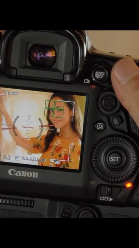 be-o編集部のインスタグラム：「Happyは自分でつくる！ TVやMC、ラジオパーソナリティー、舞台などマルチに活躍する田仲メリアンさん。 いつもパワー全開で楽しそうに笑う彼女の笑顔は、周りの人までハッピーにする力を持っている！ そんなメリアンさんのスチール撮影の様子をお届け！  ロケ地はYANBARU HOSTEL リノベーションされた素敵な雰囲気のホテルでしたよ。  ロングインタビューはbe-o公式サイトから https://www.be-o.jp/lifestyle/post20190725-4946/  @beo.okinawa  #beo #beookinawa #ビオ #okinawa #沖縄 #フリーペーパー #freepaper #ファッション #イベント情報 #グルメ  #田仲メリアン #yanbaruhostel」