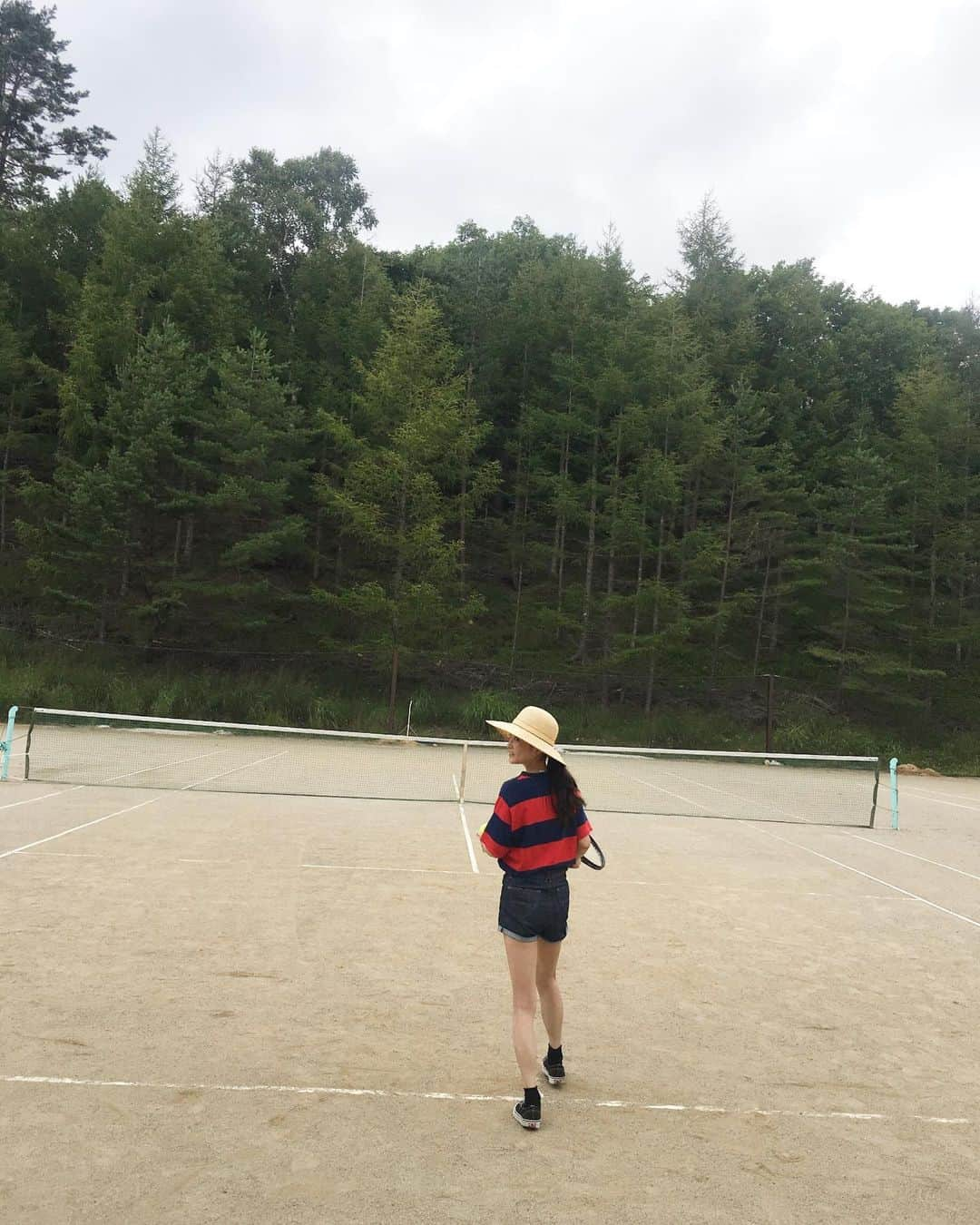 北澤 宏美さんのインスタグラム写真 - (北澤 宏美Instagram)「人生初テニス🎾 予定外に走り回りましたVANSで。 一日経ちましたが只今筋肉痛に襲われています🤢 #蓼科 #夏休み」8月18日 21時21分 - romihy58