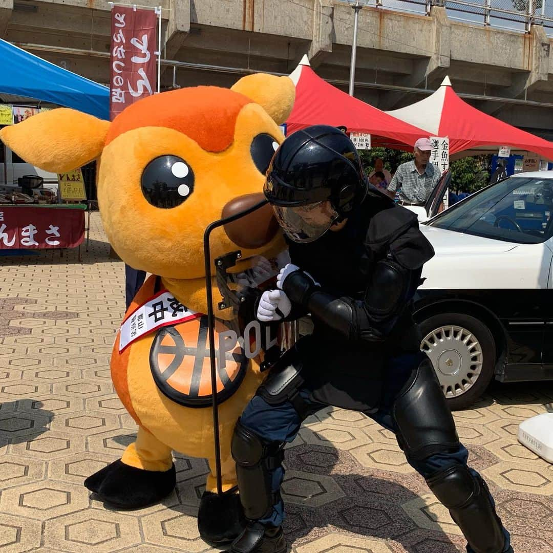 バンビシャス奈良さんのインスタグラム写真 - (バンビシャス奈良Instagram)「#全国金魚すくい選手権大会 #大和郡山市 #郡山警察署 #Bリーグ #バンビシャス奈良 #シカッチェ #テロ警戒啓発 #シカッチェポリス」8月18日 21時30分 - bambitiousnara