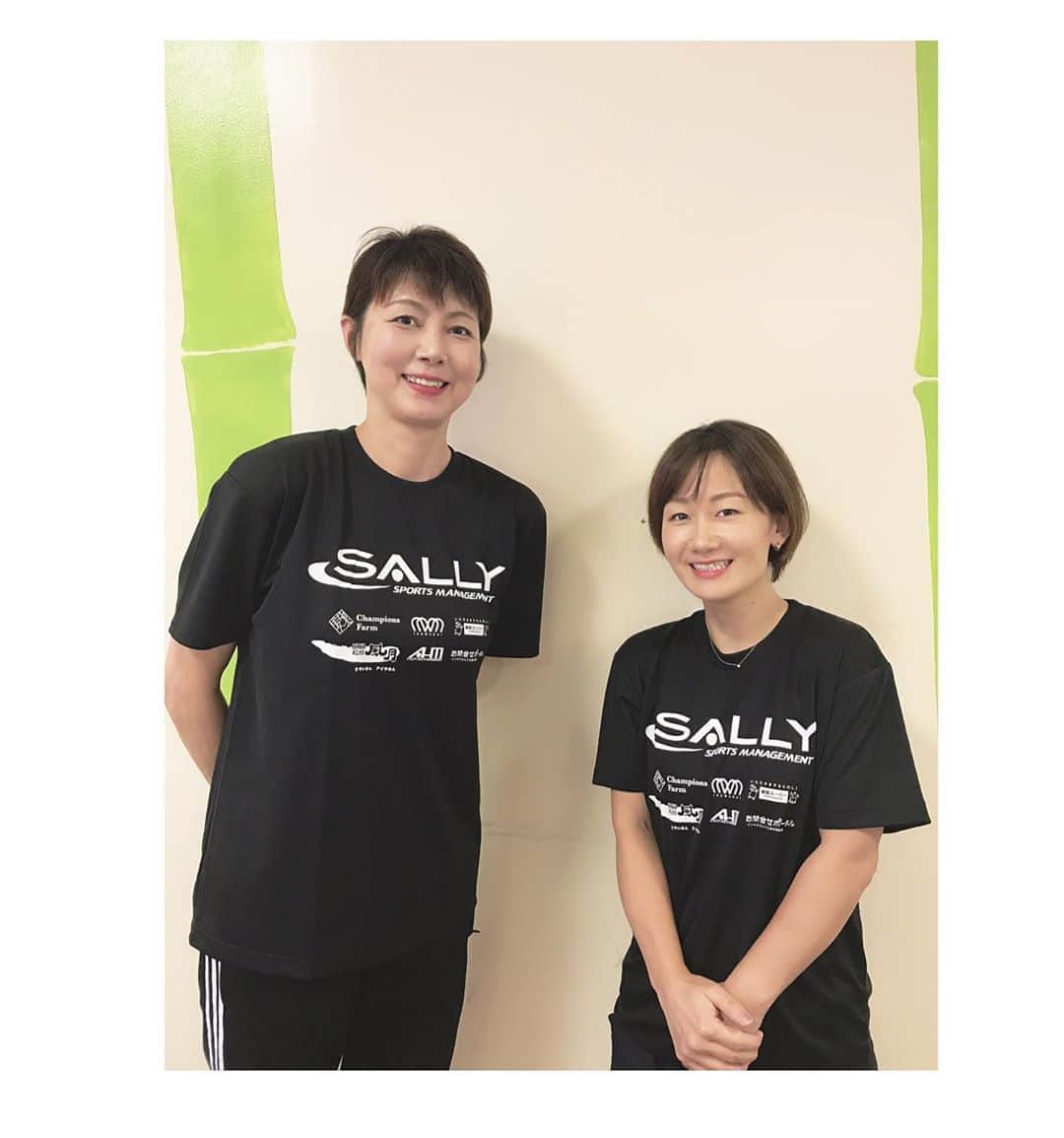 山内美加 山内美加 サイン 女子バレー Vリーグ 美人 美女 Tシャツ