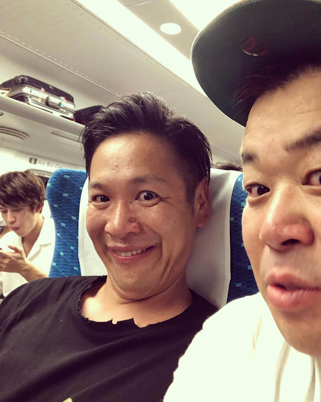 岩橋良昌さんのインスタグラム写真 - (岩橋良昌Instagram)「帰りはこの人と #握手会あざました #京都 #吉本坂46 #あきちゃん #はんにゃ #もぐもぐドクター」8月18日 21時32分 - maeeeeen1084