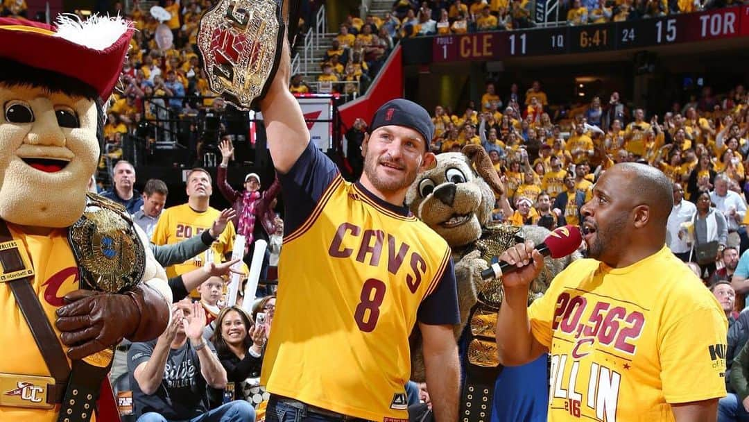 キャブスさんのインスタグラム写真 - (キャブスInstagram)「Baddest man on the planet 😤  Congratulations to the UFC Heavyweight CHAMPION, @stipemiocic  #AndNew」8月18日 21時33分 - cavs